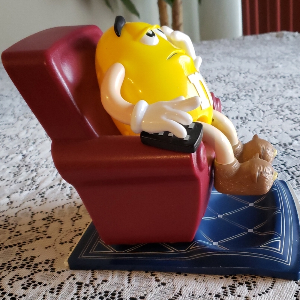 M&M Candy Dispenser. - Picture 2 of 6